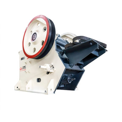 Первичная дробилка Завод Каменный / руда Челюстный дробилка с изношенной частью и мощностью 200-500 т / ч Максимальный размер питания 750 мм